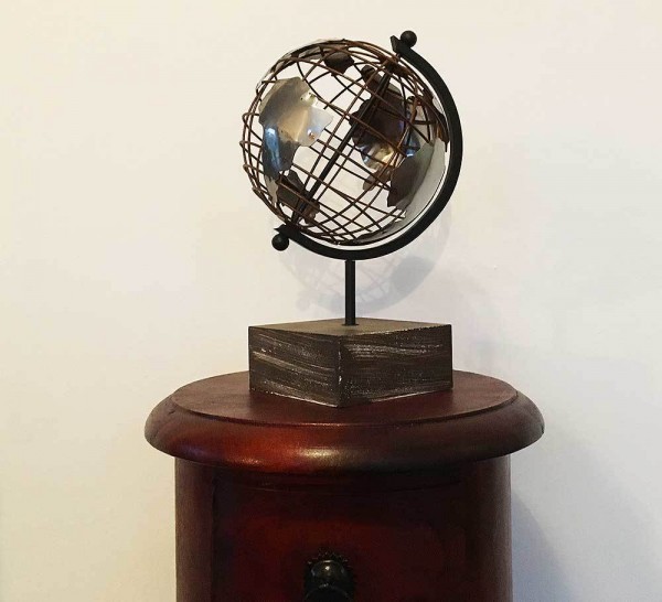Globus Vintage mit Holzständer Rost Braun Designer Weltkugel Eisen Gitter Retro