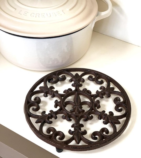 Topfuntersetzer Metall Rund Lilie aus Gusseisen Untersetzer Antik-Stil 17,5cm