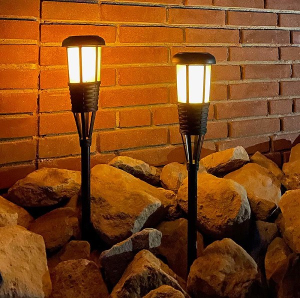 Solar Fackel mit Flammeneffekt Schwarz LED Lichtsensor Gartenfackel 61cm