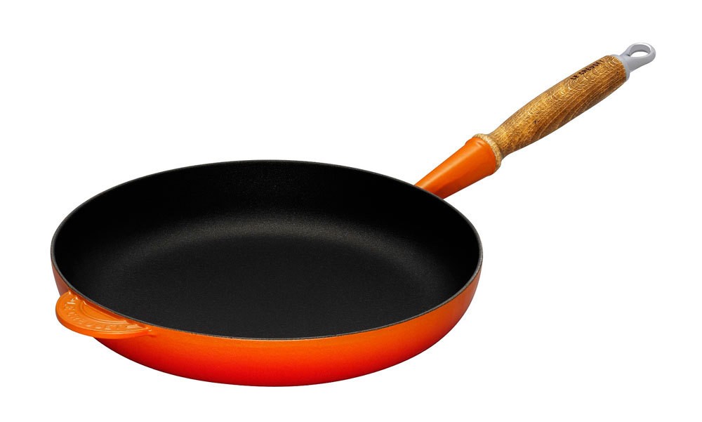 Le Creuset Bratpfanne mit Holzgriff Gusseisen Ofenrot 24cm