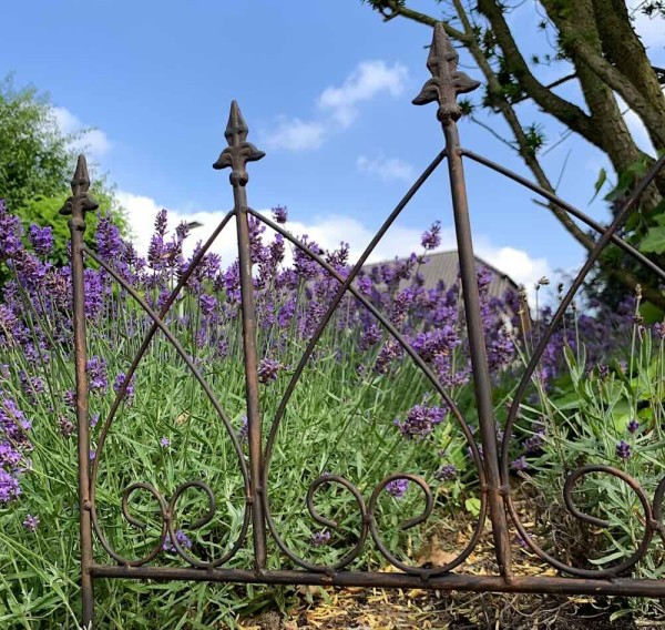 Beetzaun Metall Zum Stecken Beeteinfassung Beetumrandung Antik-Stil Braun 62cm