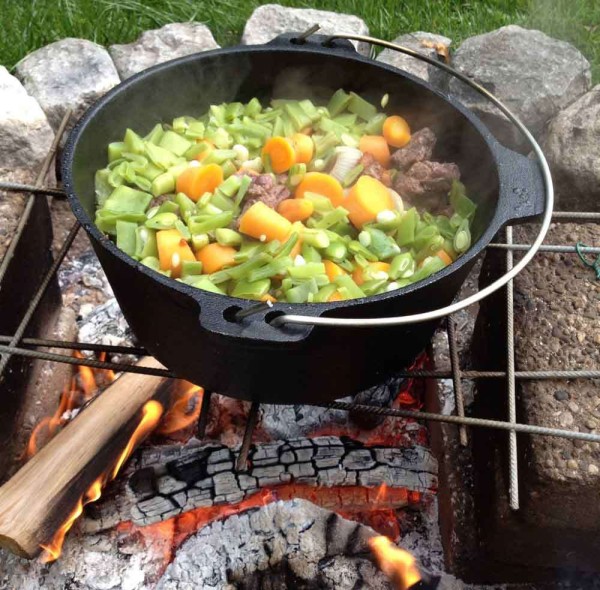 Dutch Oven Gusseisen Topf Set m. Deckelheber Feuertopf Schmortopf für Lagerfeuer