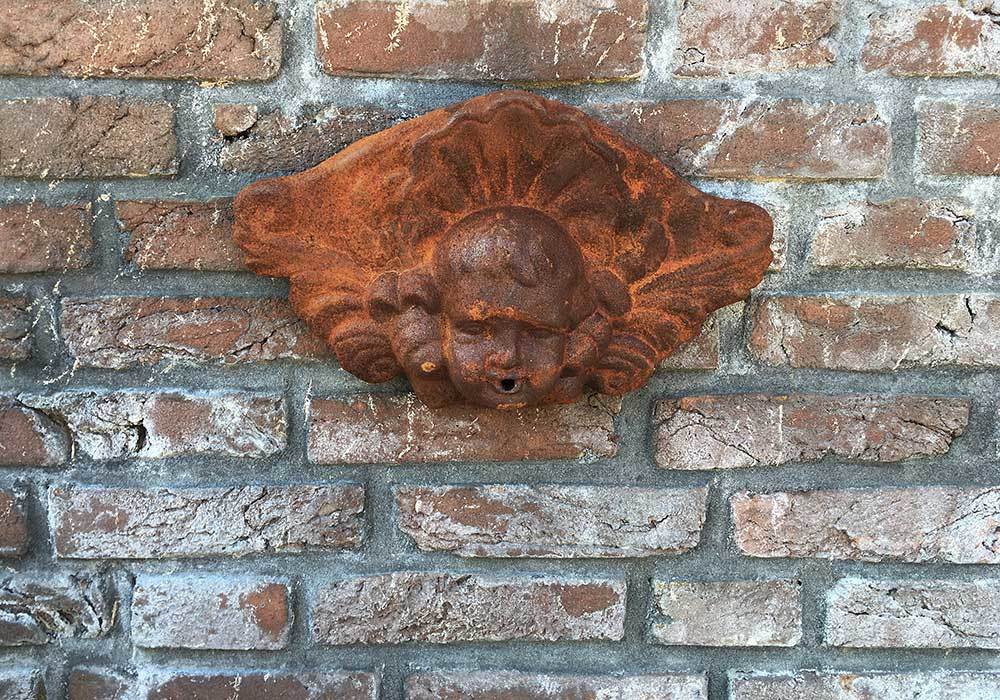 Wasserspeier Engel für die Wand Wandbrunnen Eisen Rostig Wandhänger