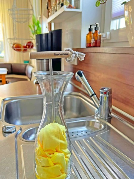 Flaschenhexe Set Trinkflasche einfach trocknen Flaschenbürste 2 x Mikrofasertuch