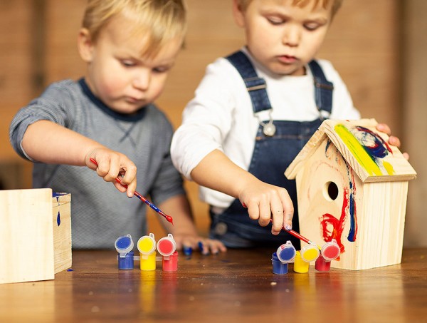 Vogelhaus zum Bemalen Nistkasten Holz mit Pinsel & Farbe 20cm
