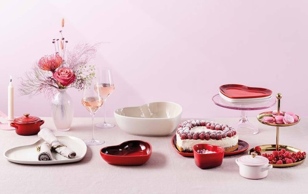 Le Creuset Servierschale Herzform Steinzeug Meringue 30cm