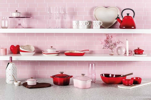 Le Creuset Servierschale Herzform Steinzeug Kirschrot 30cm