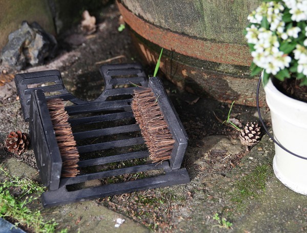 Schuhbürste Stiefelknecht Nostalgie Schuhabstreifer Gusseisen mit 2 Schuhbürsten