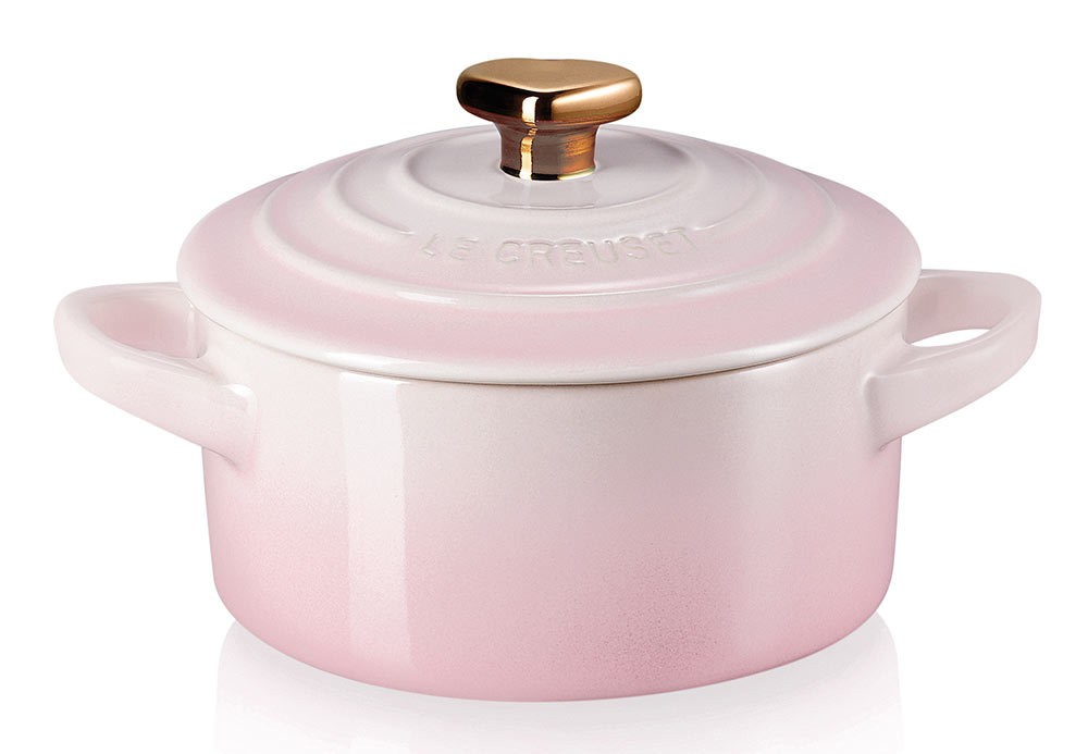 Le Creuset Mini-Cocotte mit goldenem Herzknopf Steinzeug Shell Pink