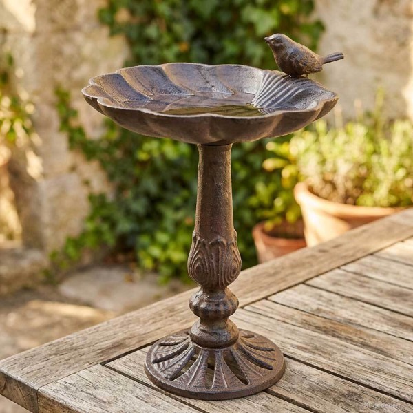 Vogeltränke Muschel Gusseisen auf Ständer Vogelbad Muschelform Antik-Stil