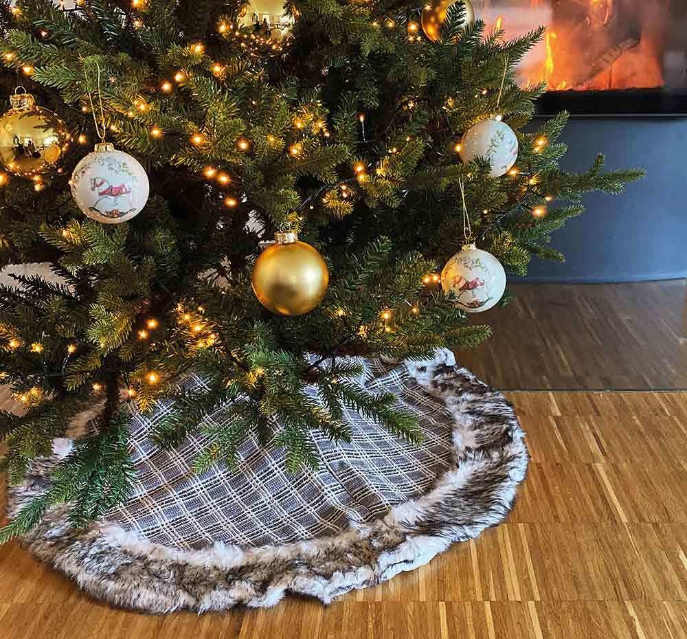 Weihnachtsbaumdecke Strick Kuschelig Grau Kariert Kunstfell Christbaumdecke