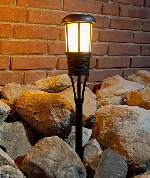 Solar Fackel mit Flammeneffekt Schwarz LED Lichtsensor Gartenfackel 61cm