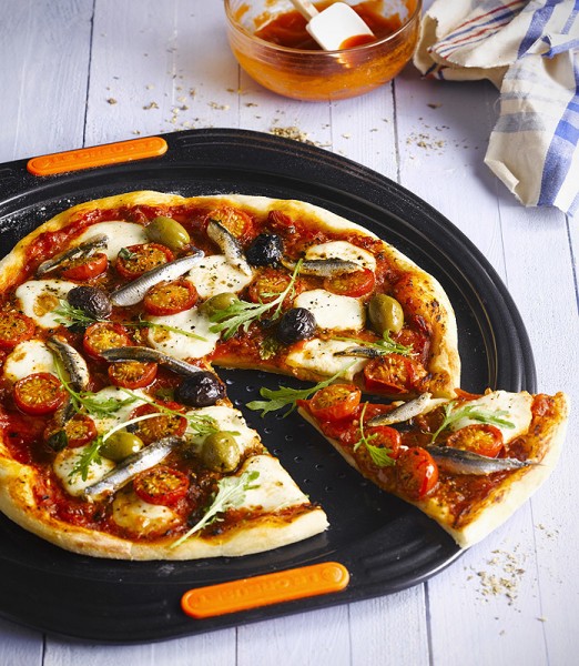 Le Creuset Pizzablech Pizza Backblech mit Antihaftbeschichtung