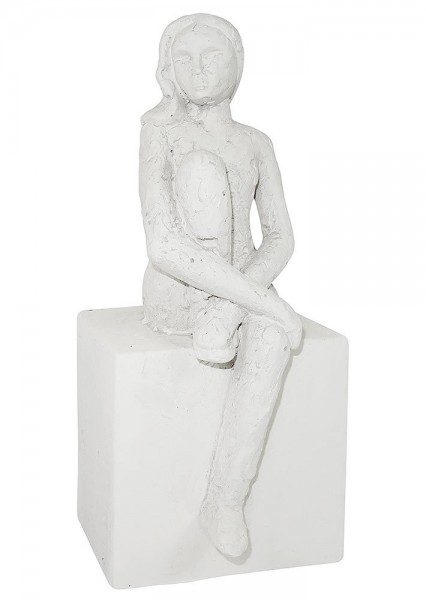 Figur Frau Sitzend auf Sockel Skulptur Statue Handgefertigt Zement Weiß 23cm