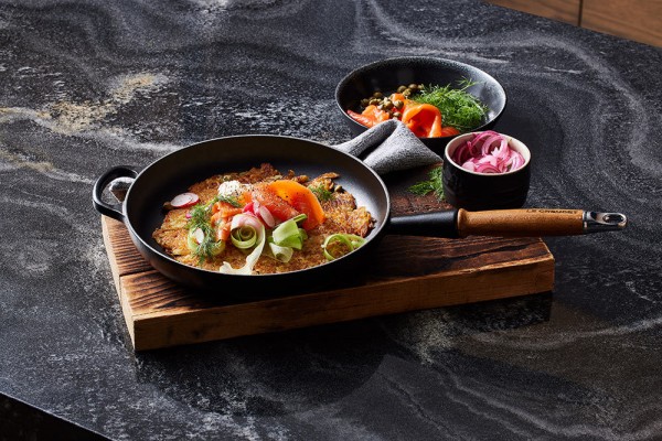 Le Creuset Bratpfanne mit Holzgriff Signature Gusseisen Schwarz